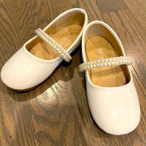 Size 8 toddler girl dress shoe